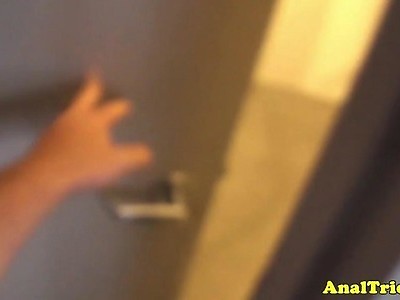 nastolatka oddaje się brunetowi