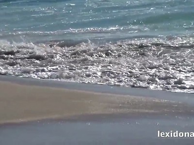 nastolatka wypięła się na pieska w parku