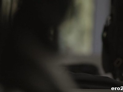 nastolatka z gumową zabawką dogadza sobie przed kamerką