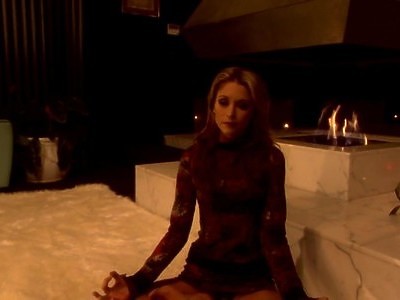 młoda bella słodko ciągnie fiuta