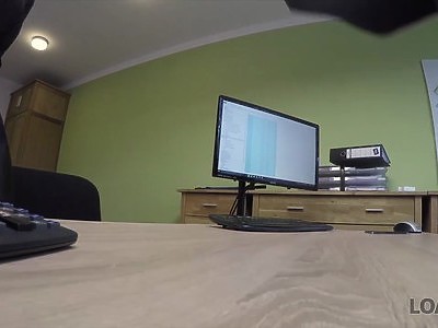 porno siostry przyssały mu się do fiutka