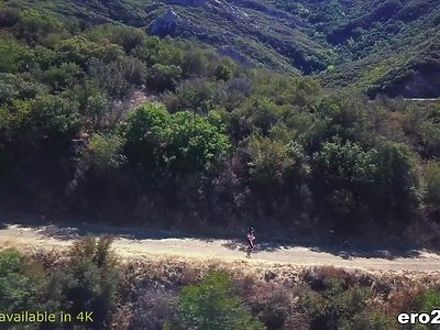 spust w dupę blond amatorki