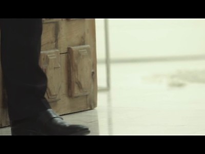 młoda nastolatka z wielkim dildo