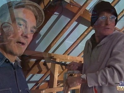 faceci sikają na dwie nastolatki