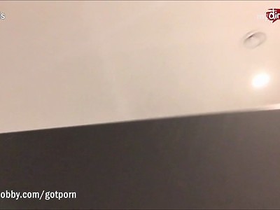 nastolatka robi mu seks pobudkę