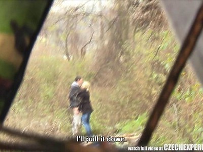 piękny sex młodej brunetki