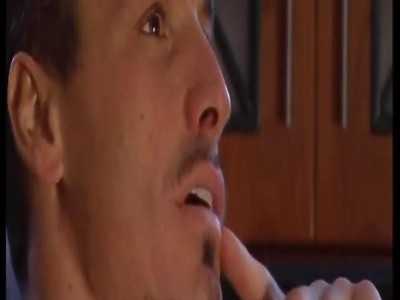 płaska nastolatka wygina się jak szalona