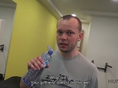 świetna nastolatka obciąga mega członka