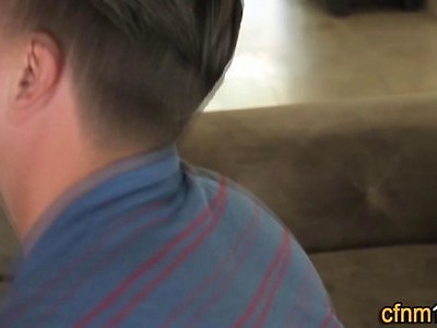 śliczna nastolatka pierwszy raz wyruchana w hotelu