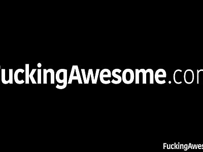 fajna nastolatka obciąga kutasa na trawce