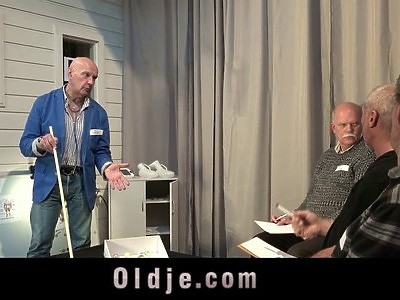 zapinanie gorącej i krągłej amatorki