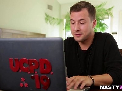 nastolatka i gumowe dildo