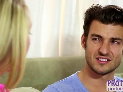 chuda dziewica ma kutasa we wszystkich otworach