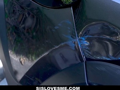 dwie nastolatki liżą jej masywne cyce