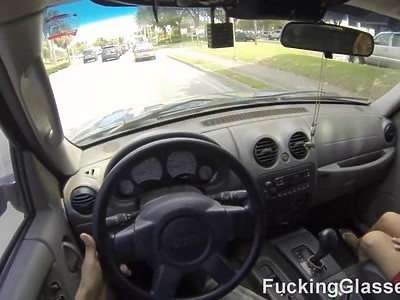 cycata nastolatka zabiera się za dziadziusia