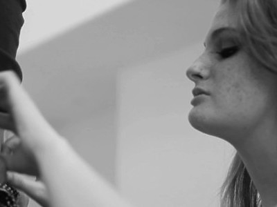 sexy nastolatka pokazuje ciałko