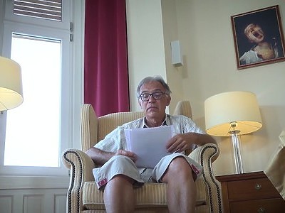 striptiz młodej dziewczyny