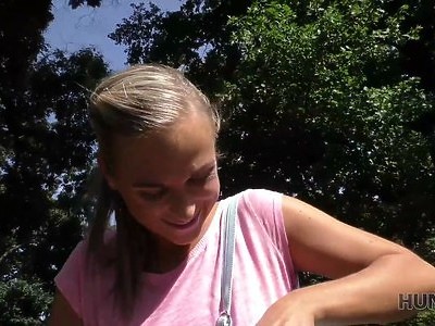 w łazience z przyrodnią siostrą