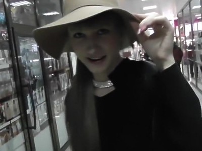 ostra nastolatka zasadziła mu z kopa prosto w jaja