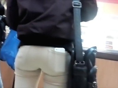 nastolatka w bieliźnie fajnie porusza dupcia