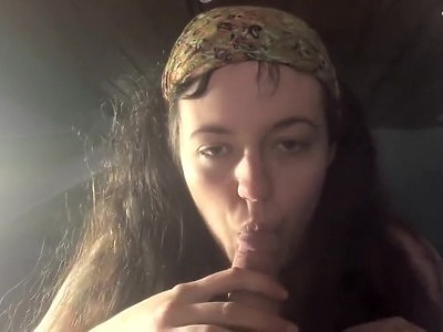 nastolatka lubi masaż zakończony spustem