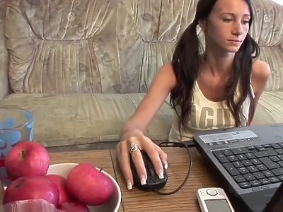 młoda doris z dwoma kolegami