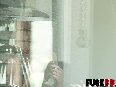 nastka z obrośniętą szparką