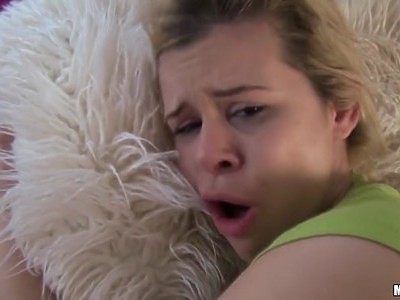 ze swoją laską uprawiają seks w przebeiralni