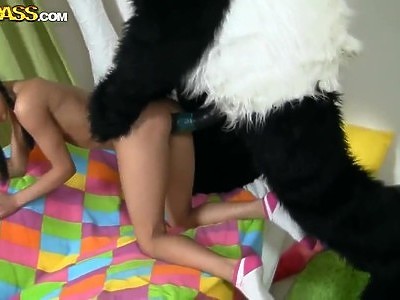 długowłosa seksowna nastolatka z kutasem