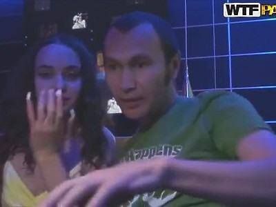 nastolatka pozuje w łazience