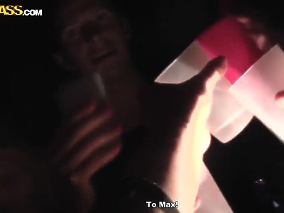 młoda mokra cycatka