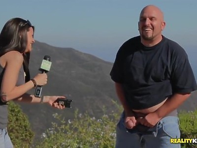 fajna nastolatka rozbiera się przed kamerką