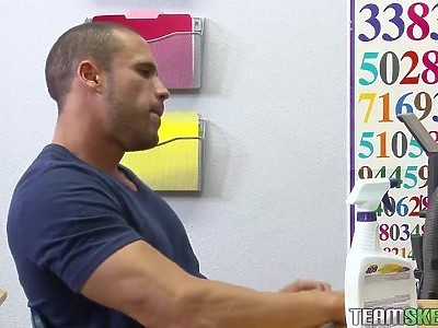 młoda szparka analna