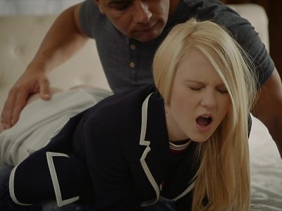 obciąganie i seks z młodą blondi od tylca