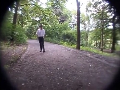 sex na łóżku z napaloną nastolatką