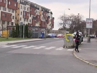 młoda nastolatka nie ogoliła piczy