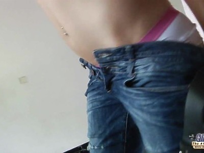 spuścił się w młodej dziurzy