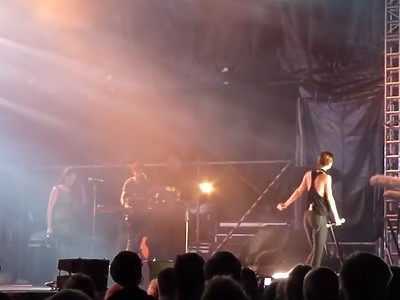 slutty brunette córka wibratory jej dupek