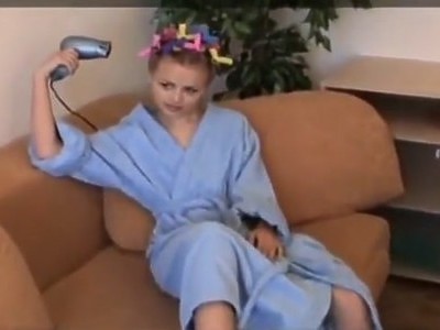 nastolatka z naturalnymi cycami i murzyn