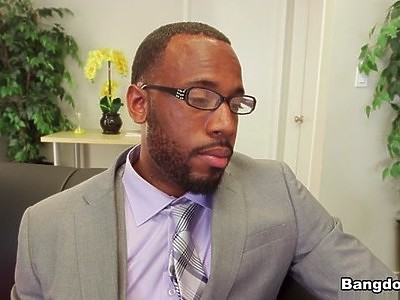 nastolatka zabiera się za długie fiuty