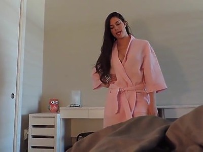 nastolatka grzmoci go analnie seks gumiakiem