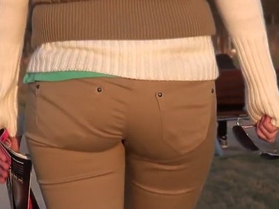 analna nastolatka wypina się na pieska