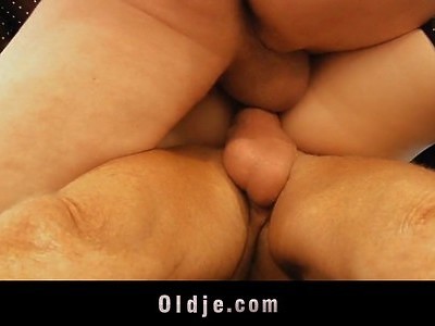 bardzo chuda nastolatka