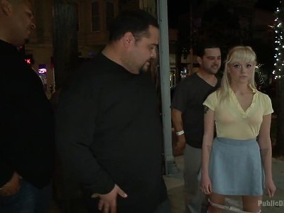 perfekcyjna nastolatka wypina się i sobie dogadza