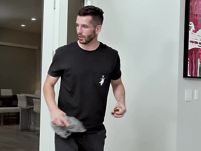 nastolatka pieści się w słoneczny dzionek