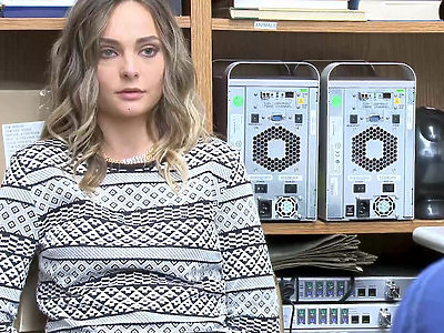 osiemnastoletnia opiekunka z panią domu