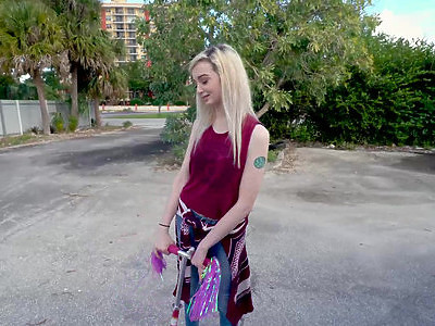 fajna dziewica puszcza się za dolary