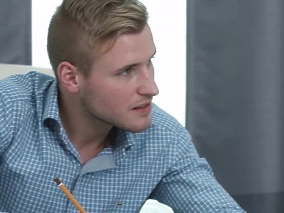 nastolatka ciągnie na tronie