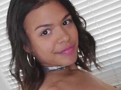 nastolatka łyka spermę po analu