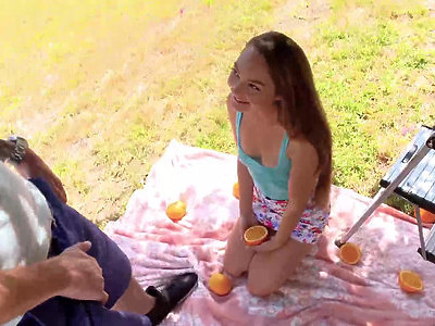 igraszki w biusie z fajnymi nastolatkami